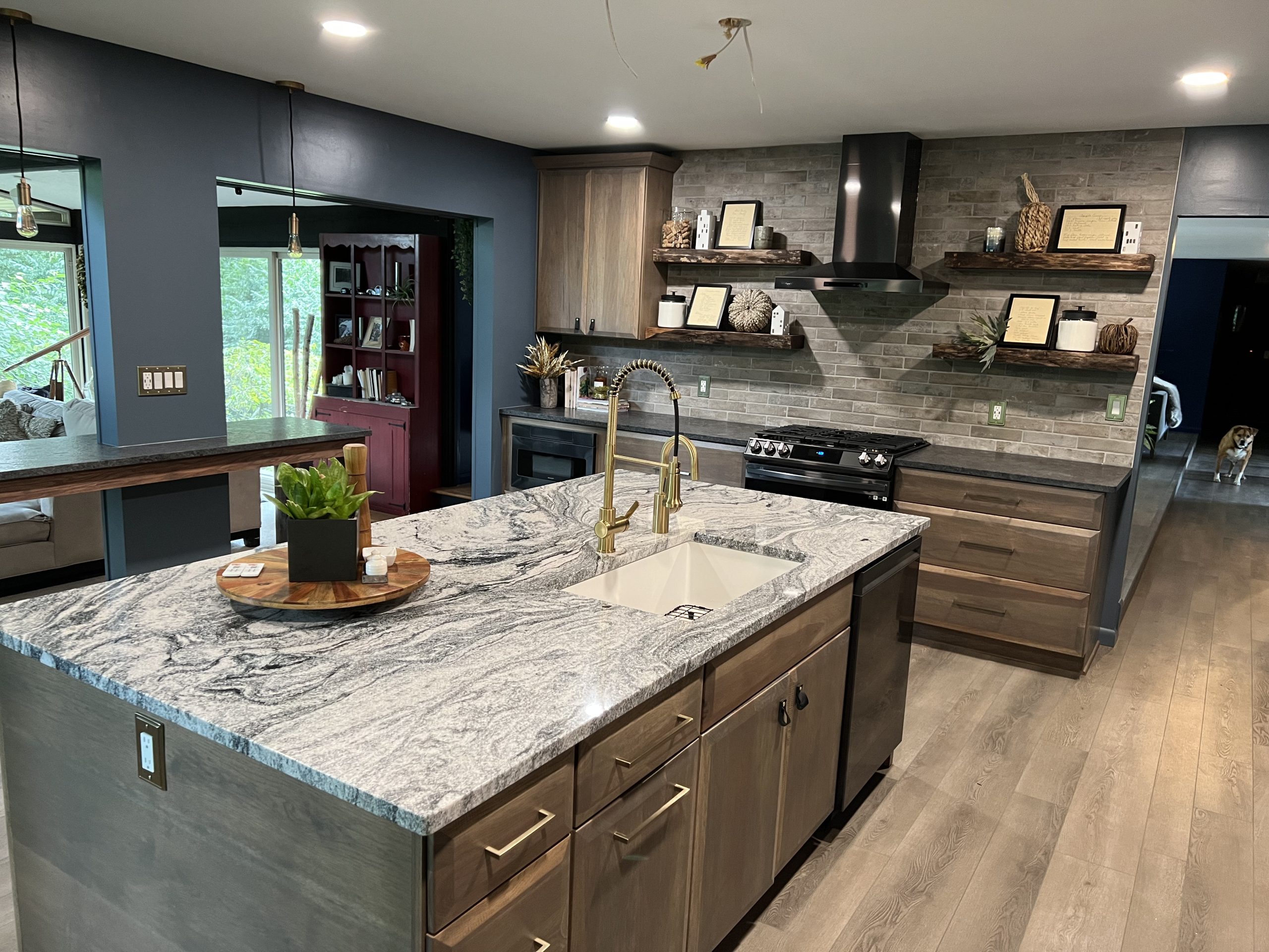 20220901_190251682_iOS